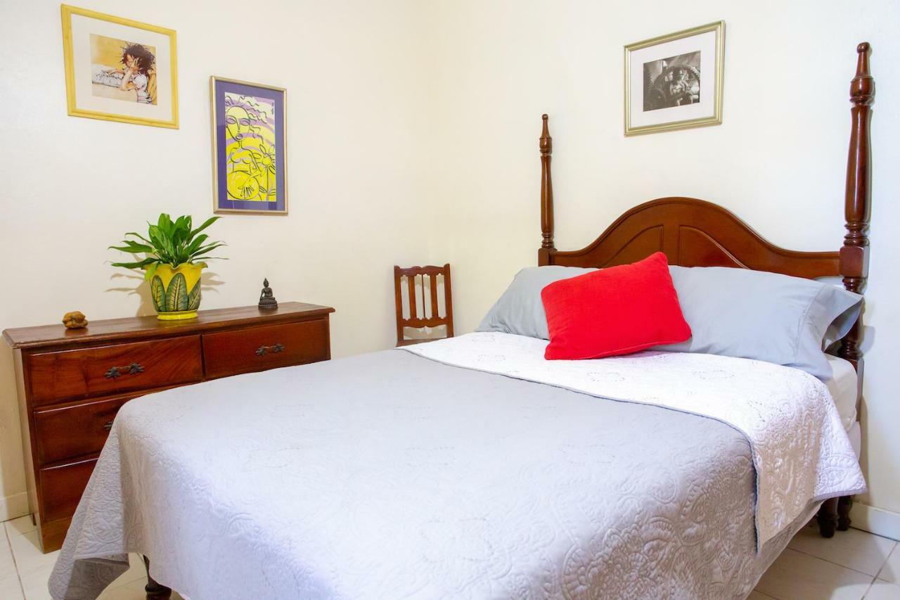 2 Bedroom On Private Estate Кингстон Экстерьер фото