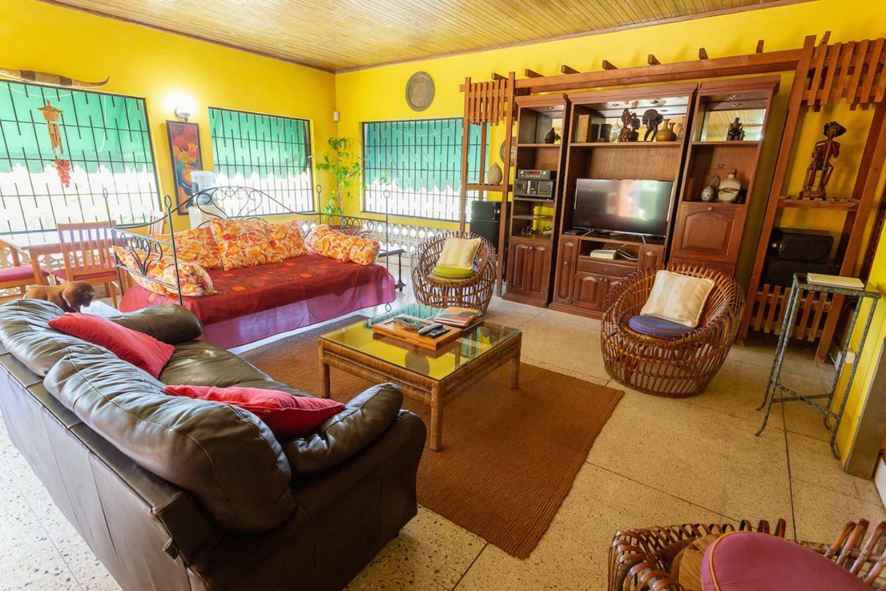 2 Bedroom On Private Estate Кингстон Экстерьер фото